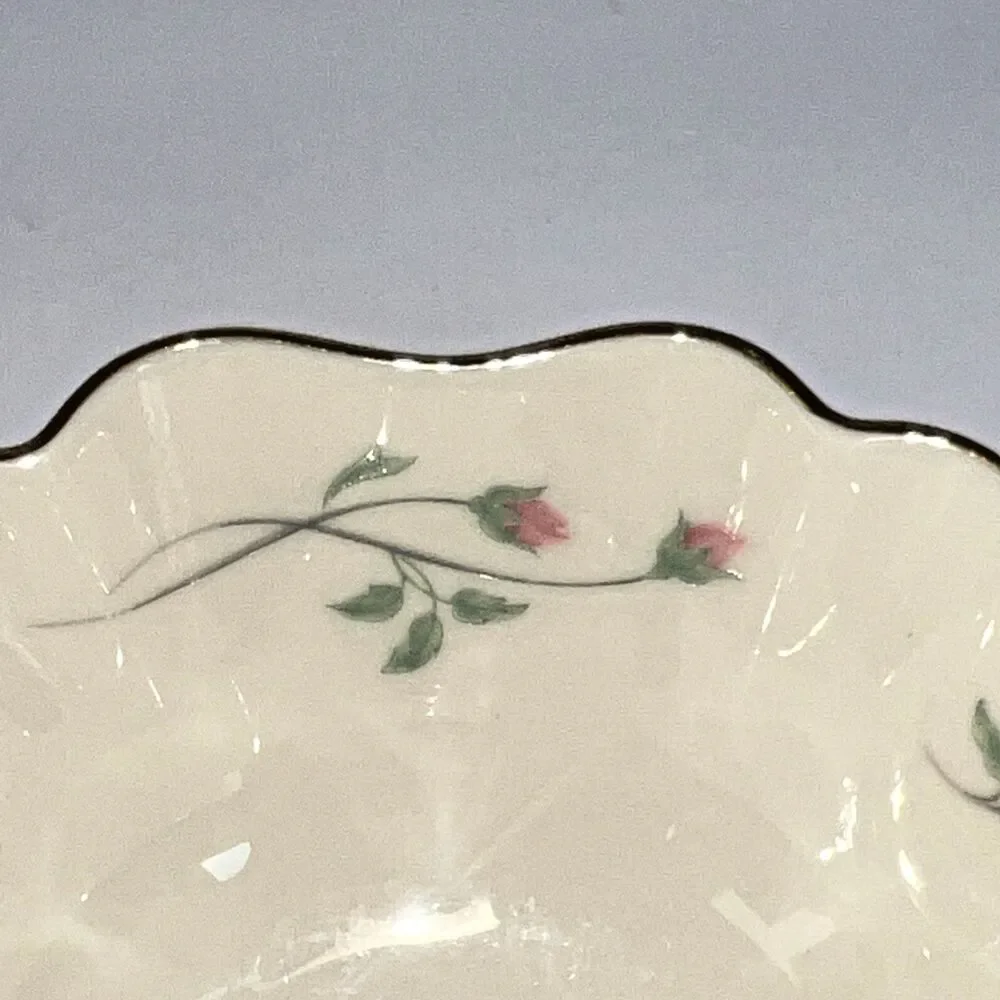 Lenox Rose Manor Bowl Dish Trinket Scalloped Gold Trim Ivory China USA 5.75